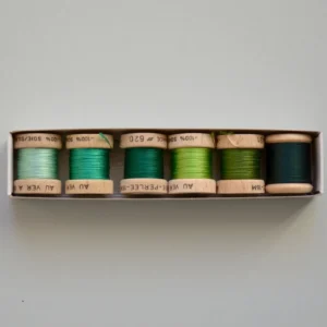 Au Ver a Soie Perlee - Vert (Green)